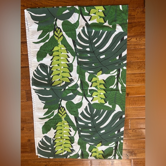 Finlayson Tablecloth with Tropical Leaf Design Green White - Picture 5 of 9